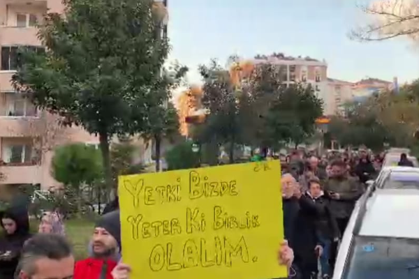 Beylikdüzü'nde site sakinleri yönetime karşı ayaklandı