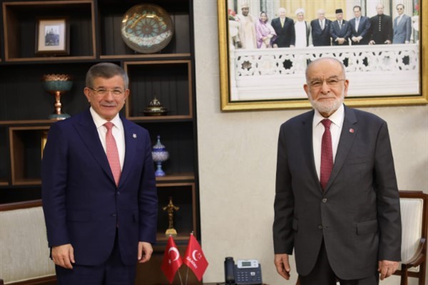 Karamollaoğlu, Davutoğlu'nu ağırladı