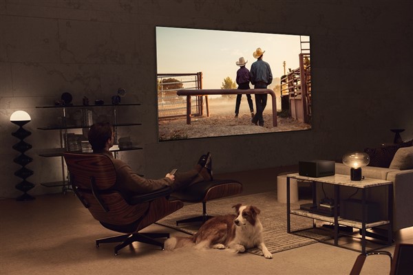 Dünyanın ilk kablosuz 97 inç OLED TV'si