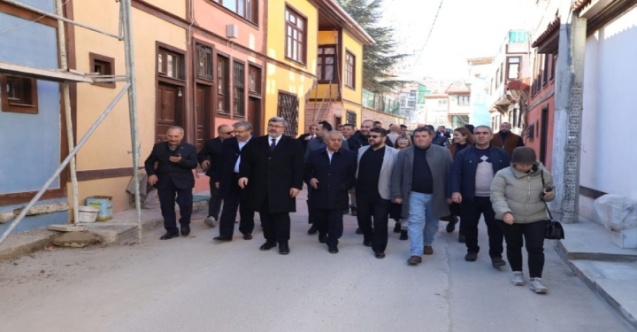 Zeybek Başkan Tacıahmet Mahallesi’ni Ziyaret Etti