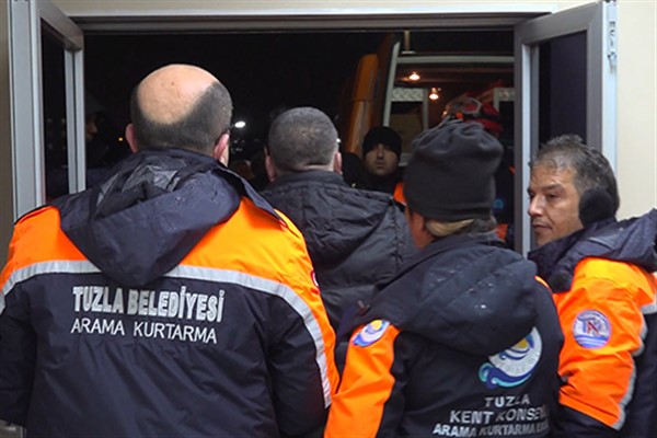 Tuzla Belediyesi arama ve kurtarma ekipleri deprem bölgesine gitti