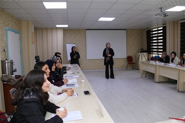 Şanlıurfa’da 112 personellerine “Hastane Öncesi Obstetrik Aciller Eğitimi” verildi