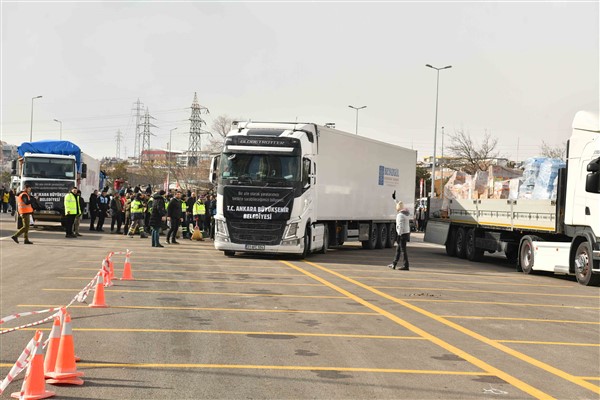 Ankara Büyükşehir’den deprem bölgesine 500 adet yardım tırı