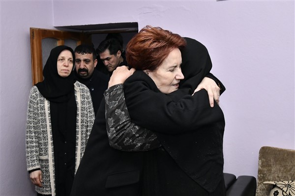 Akşener'den İYİ Partili Özdemir'in ailesine taziye ziyareti