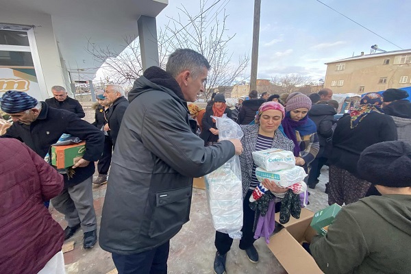 İYİ Parti Sakarya heyeti, deprem bölgesinde