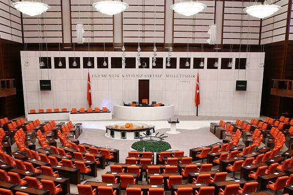 TBMM'de deprem bildirisi