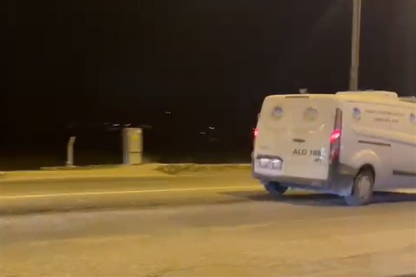 Depremde hayatını kaybedenlerin cenazeleri nakledilmeye devam ediyor