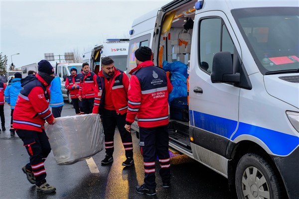 İBB, Hatay’da ısı yalıtımlı çadırlar kurdu