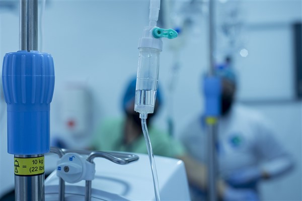 Turk İlaç'tan deprem bölgesine serum yardımı