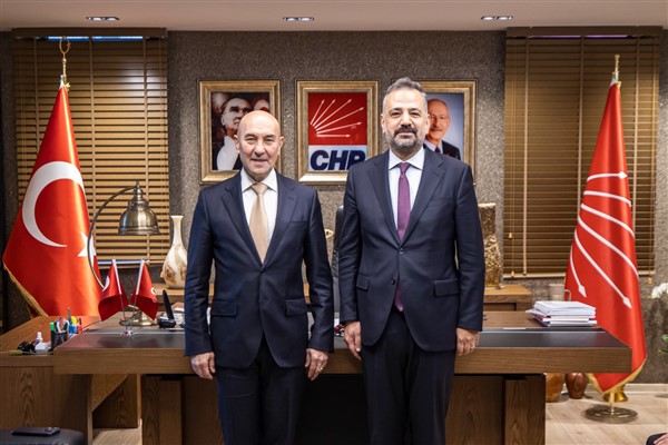 Başkan Soyer, CHP İzmir İl Başkanlığı’nı ziyaret etti